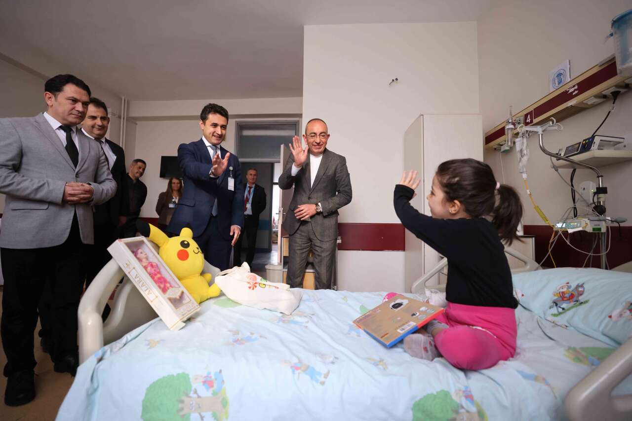 Konya sokaklarını şenlendiren şivlilik, hastane odalarına da yansıdı 6